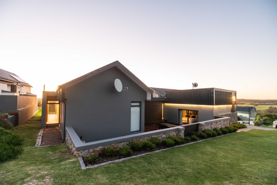 4 Bedroom Property for Sale in Kragga Kamma Eastern Cape